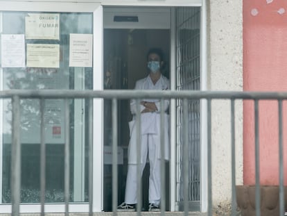 Entrada al Centro de Salud de Manzanares el Real (Madrid). SANTI BURGOS