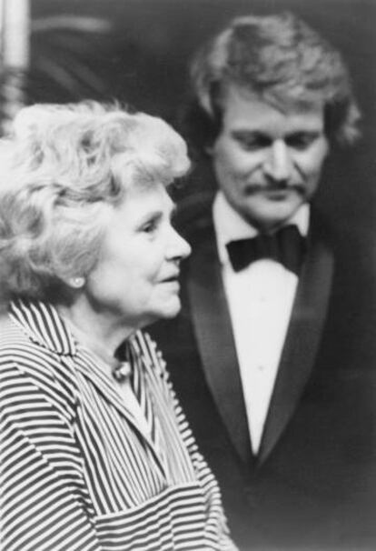 Los poetas estadounidenses Elizabeth Bishop y John Ashbery. 