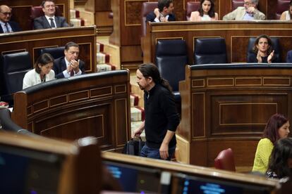 El líder de Unidas Podemos, Pablo Iglesias, este miércoles en el pleno. El presidente de Ciudadanos, Albert Rivera, ha acusado al PSOE de querer "criminalizar" a sus rivales difundiendo este martes una foto suya con el líder de Podemos, Pablo Iglesias, en la cafetería del hemiciclo.