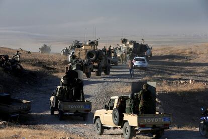 Las fuerzas kurdas avanzan hacia Mosul para atacar a los militantes del Estado Islámico. 