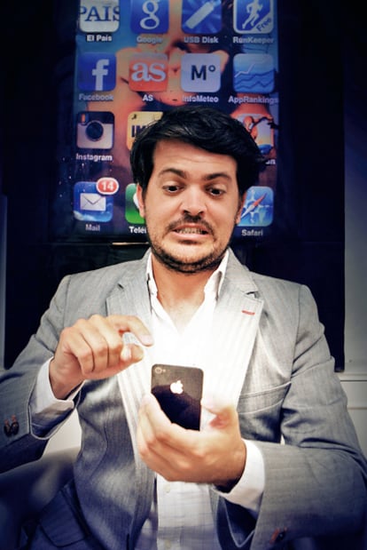 El hombre del dedo. Raimundo Alonso-Cuevillas, de Mobivery. Su empresa ha sido una de las pioneras, desarrollando más de 200 &#39;apps&#39;.