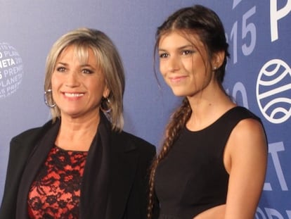 Julia Otero y su hija Candela, en Barcelona, en 2015.