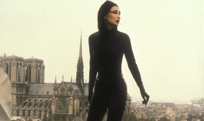 Un fotograma de la cinta 'Irma Vep' (1996).