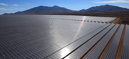 Bachelet destaca planta solar Acciona evitar&aacute; emisi&oacute;n 485.000 toneladas CO2