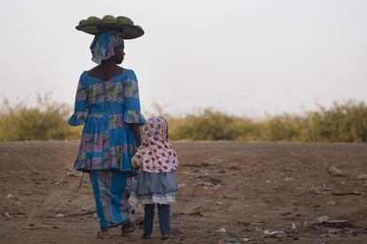 Darou es también la sede de un Pueblo artesanal, en el que se concentran zapateros, joyeros y otros tipos de artesanos. Sin embargo, los turistas escasean por estos lares.