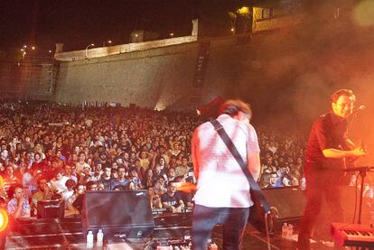 Mishima, durante su actuación anoche en el foso de Santa Elena del Castillo de Montjuïc.