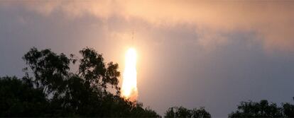 La nave Chandrayaan, camino de la Luna