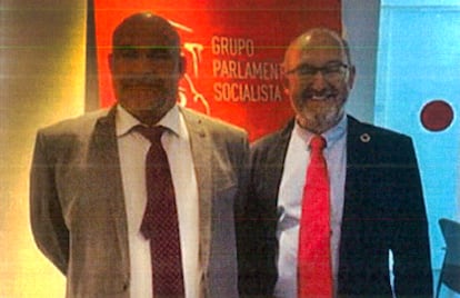 el exdiputado del PSOE Juan Bernardo Fuentes y del mediador Marco Antonio Navarro Tacoronte.