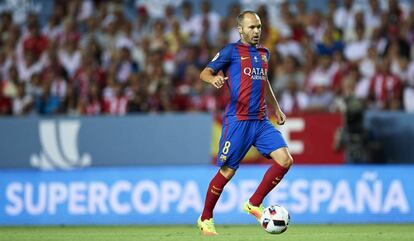 Iniesta, durante un tramo del partido contra el Sevilla, el pasado domingo, antes de lesionarse. 