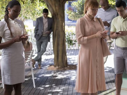 Bryce Dallas Howard protagoniza ‘Caída en picado’, de Black Mirror, episodio en el que se compartían todos los datos, incluidos los faciales. 