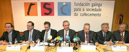 José Luis Méndez, Arias Mosquera, Fernández Antonio, Pérez Touriño, Manuel Jove, Fernández Gayoso y Javier Riera, ayer en Santiago.