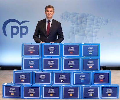 El líder del Partido Popular, Alberto Núñez Feijóo, este martes en la presentación de sus avales para revalidar su cargo. 