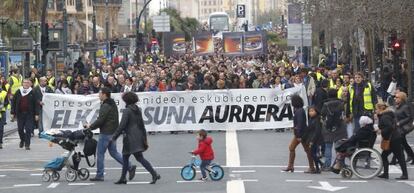 Multitudinaria manifestación por los presos de ETA