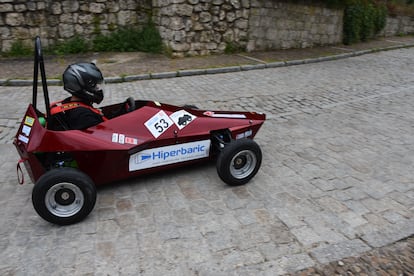 Un participante de la pasada edición del Hiperbaric Challenge por el circuito urbano de Burgos.