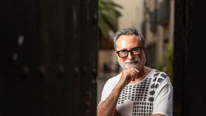 El filósofo barcelonés Joan-Carles Mèlich Sangrà, fotografiado en la Calle Elisabets en el barrio del Raval en 2022.