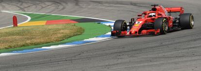 Sebastian Vettel, en una de las curvas durante el Gran Premio.
