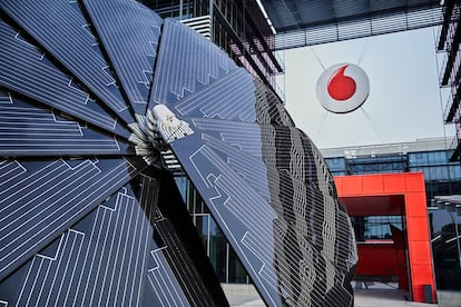 Panel solar en la sede de Vodafone España, en Madrid.