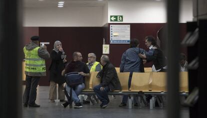 Jornada laborable el pasado 12 de octubre en el Ayuntamiento de Badalona.