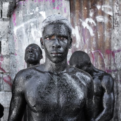 Representação dos negros cimarrones, escravos rebeldes do Haiti.