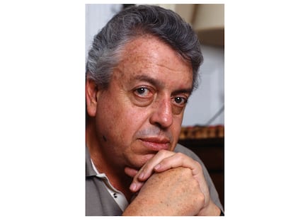 El escritor Jorge Ibargüengoitia (1928 - 1979).