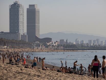 La playa de la Barceloneta este viernes.