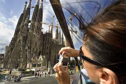 Fotografiar la Sagrada Familia es casi una obligación para los japoneses.