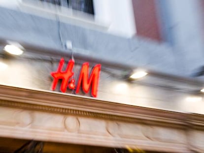 Una huelga de los trabajadores de su almacén central amenaza con paralizar H&M en España