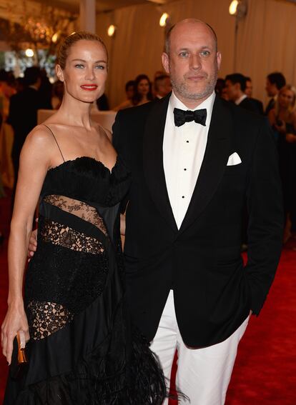 Carolyn Murphy con Peter Copping (Nina Ricci)