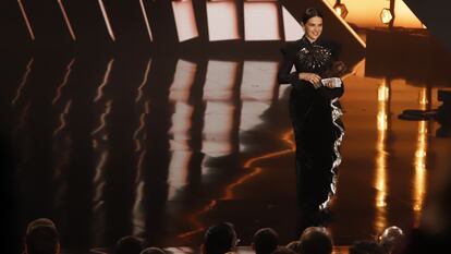 La actriz francesa Juliette Binoche recoge el Goya Internacional. 