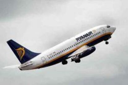 Un avión de Ryanair, en pleno vuelo