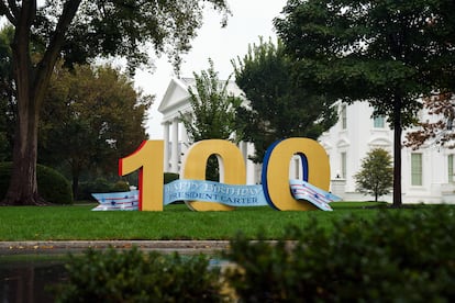 La felicitacin a Jimmy Carter en el exterior de la Casa Blanca.
