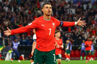 Cristiano Ronaldo celebra su gol contra Alemania en las semifinales de la Liga de Naciones.