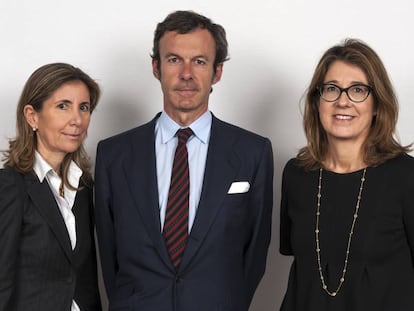 Los nuevos consejeros independientes de Sacyr, María Jesús de Jaen, Joaquín Güell, y Cristina Álvarez, cuyo nombramiento será ratificado en la junta del jueves.