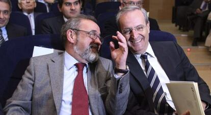 José Vicente González, ayer, junto a Moisés Jiménez, nuevo presidente de Coepa.