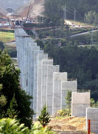 Viaducto de O Carballiño para el tren de alta velocidad.