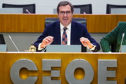 El presidente de CEOE, Antonio Garamendi clausura la jornada organizada por la CEOE y los Gestores Administrativos este martes en Madrid.