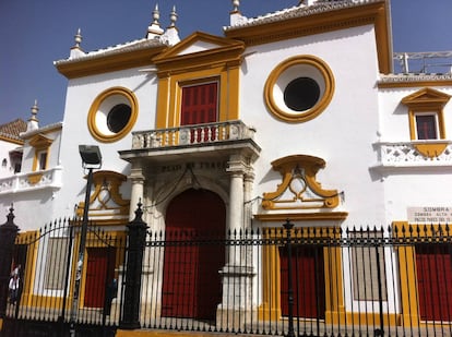 Puerta del Príncipe de la plaza de la Maestranza.