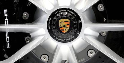 Logo de la marca de coches prémium Porsche.