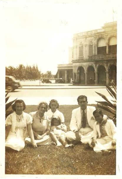 Foto familiar de José Lezama Lima de septiembre de 1939.