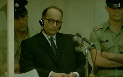 El alemán Adolf Eichmann, durante su juicio por crímenes de guerra.