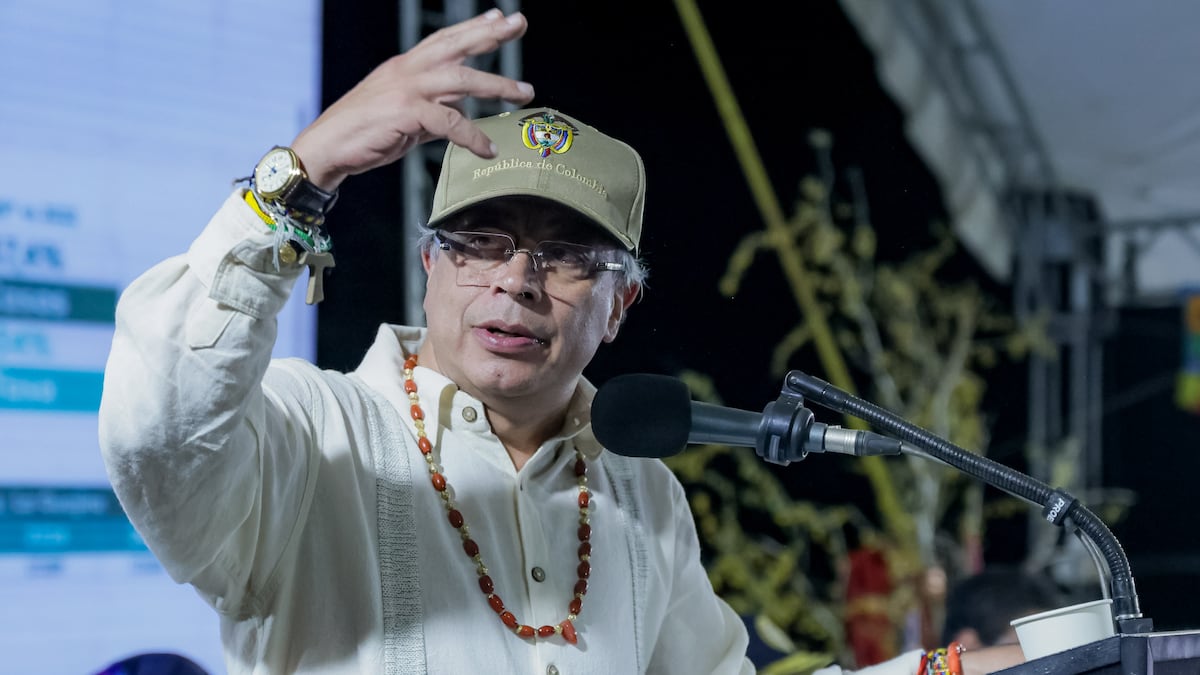 Petro reivindica el papel de Colombia en la mayor incautación de cocaína de  la historia: 17 toneladas entre México, El Salvador y Francia | EL PAÍS  América Colombia