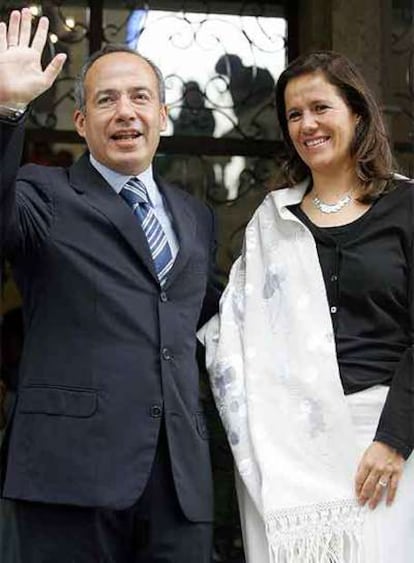 El presidente mexicano, Felipe Calderón, y su esposa, Margarita Zavala