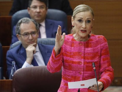 La presidente de la Comunidad de Madrid, Cristina Cifuentes, el pasado 12 de abril en la Asamblea de Madrid.