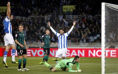 Agirretxe y Vela celebran el 3 a 0