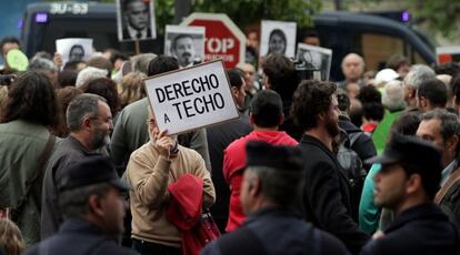 Uno de los escraches contra los desahucios celebrados en la ciudad de Valencia.