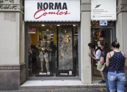 Aspecto de la entrada de la librería Norma Comics de Barcelona.