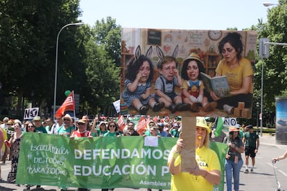 Madrid sale a la calle para defender su educación: “Somos los que menos ...
