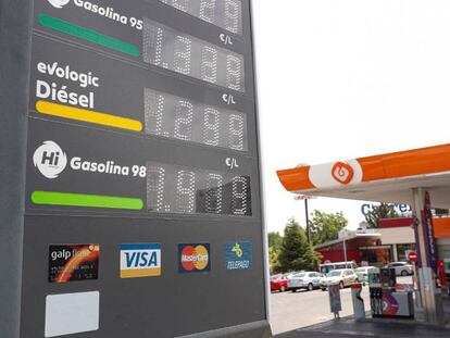La gasolina baja por segunda semana pero aún es un 21% más cara que hace un año