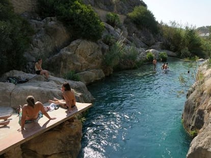 Piscina natural de Les Fonts de l'Algar, en Callosa d’en Sarrià (Alicante).