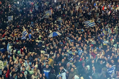 Una multitud celebra la victoria de Uruguay en el Mundial sub-20